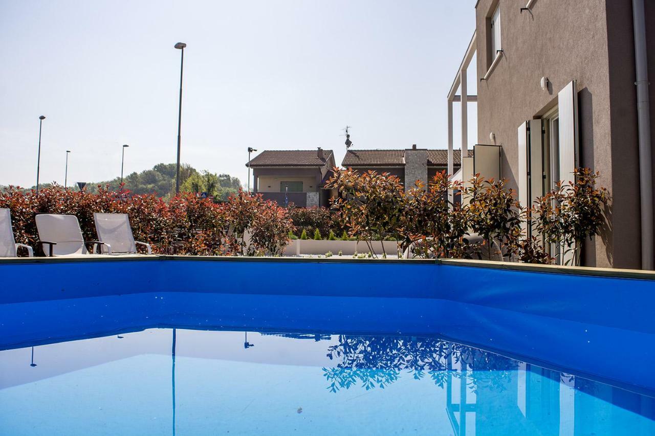 Home Suites Home Salionze Kültér fotó